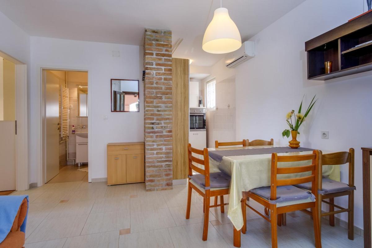 Apartmani Nadalina เวลิโลชิน ภายนอก รูปภาพ