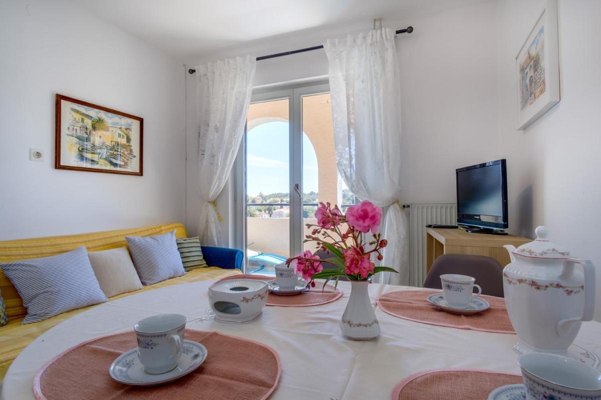 Apartmani Nadalina เวลิโลชิน ภายนอก รูปภาพ
